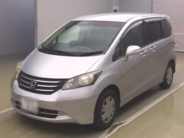 HONDA FREED — фото