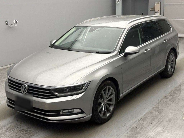 VOLKSWAGEN PASSAT — фото