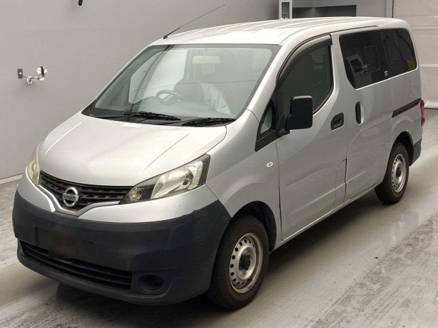 NISSAN NV200 — фото