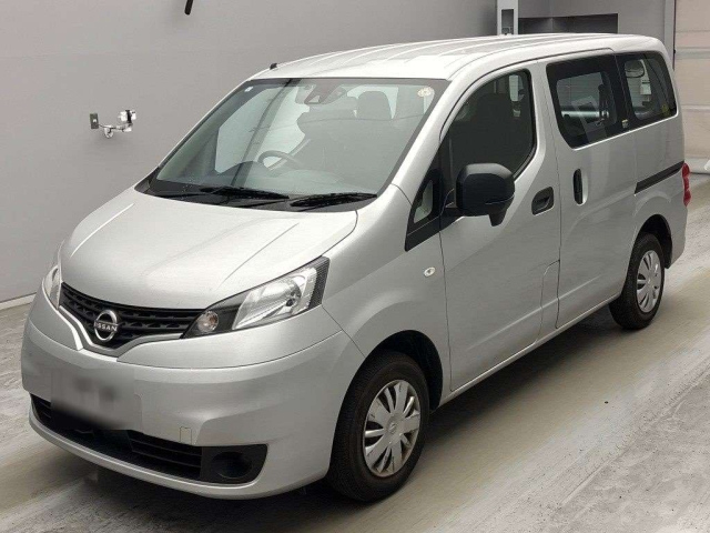 NISSAN NV200 — фото