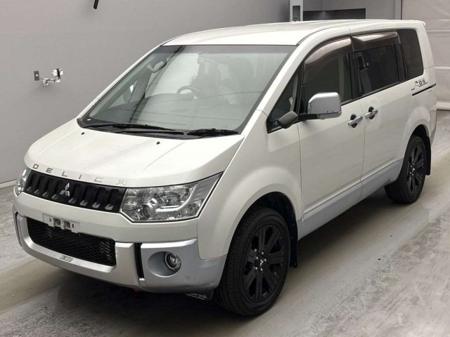 MITSUBISHI DELICA D5