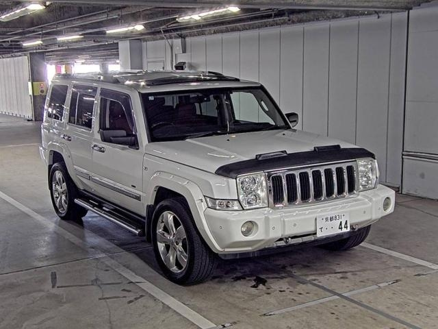 CHRYSLER JEEP COMMANDER