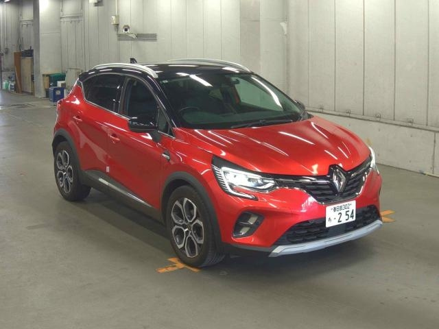 RENAULT CAPTUR — фото