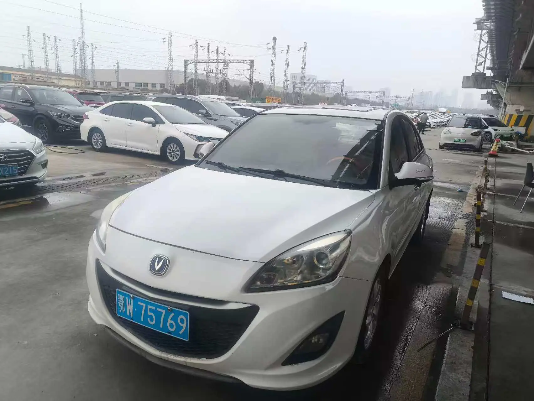 Changan Yuexiang V5 — фото