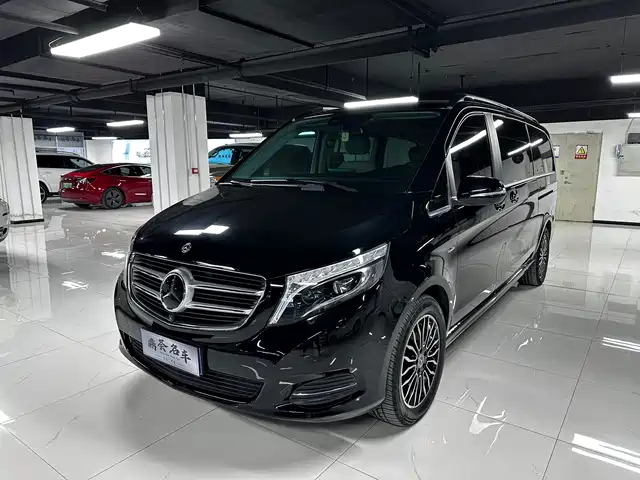Mercedes-Benz Mercedes Benz V Class Mercedes-Benz V-Class 2018 V 260 L Premium Extended Edition National V — фото