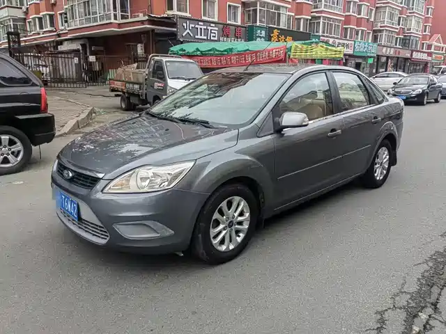 Ford Fox Focus 2013 Sedan Classic 1.8l Automatic Fashion Model — фото