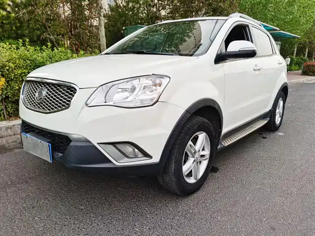 Ssangyong Korando Korando 2013 2.0l Gasoline Two-Wheel Drive Automatic Elite Version — фото