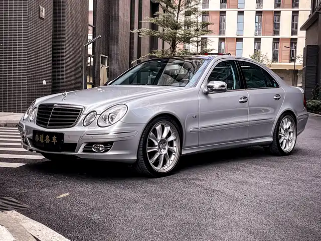 Mercedes-Benz Mercedes-Benz E-Class (Imported) Mercedes-Benz E-Class (Imported) 2006 E 500 Fashion Model — фото