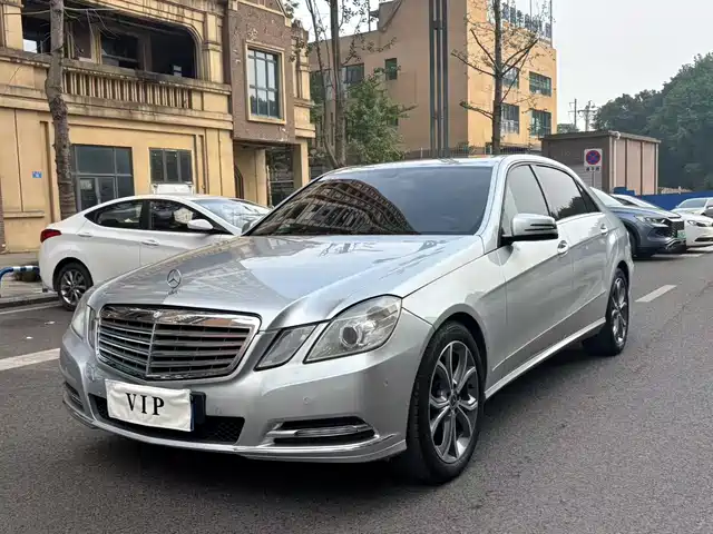 Mercedes-Benz Mercedes-Benz E-Class Mercedes-Benz E-Class 2013 E 260 L Cgi Fashion Model — фото