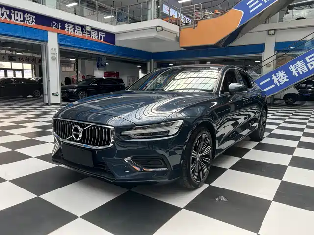 Volvo Volvo S60 Volvo S60 2022 B4 Zhiyuan Luxury Edition — фото