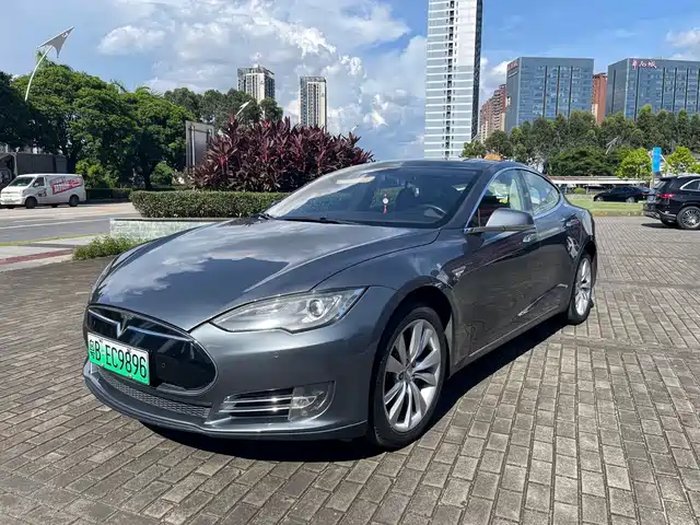 Tesla Model S Model S 2014 Model S P85