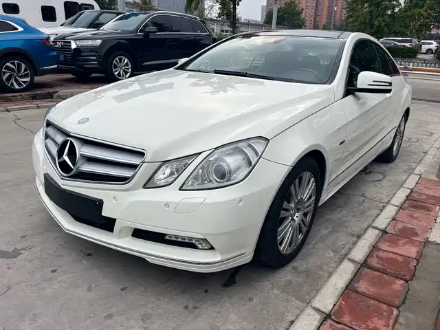 Mercedes-Benz Mercedes-Benz E-Class (Imported) Mercedes-Benz E-Class Imported 2010 E 260 Cgi Coupe — фото