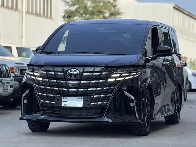 Toyota Elfa Alfa 2025 Dual Engine 2.5l Premium Gold Edition — фото