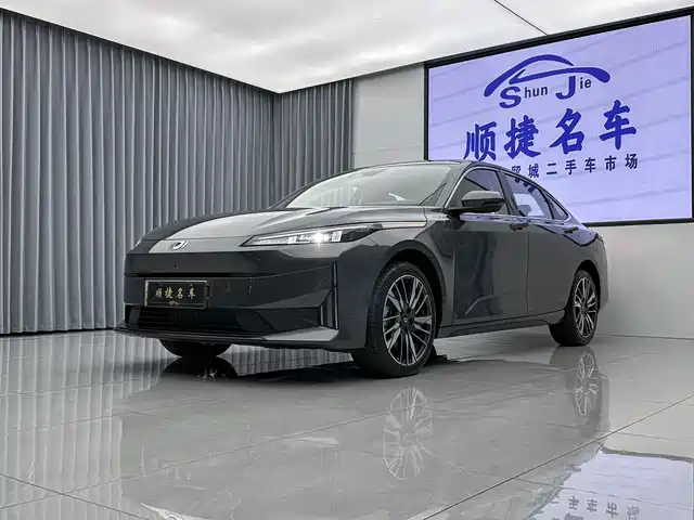 Changan Qiyuan Changan Qiyuan A05 Changan Qiyuan A05 2024 Model 145 Max — фото