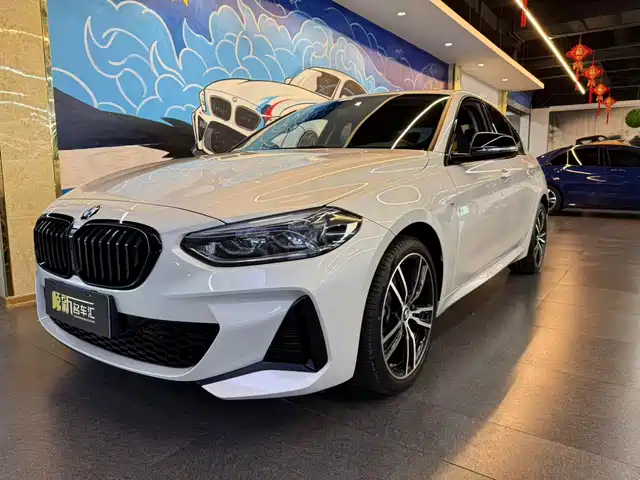Bmw Bmw 1 Series Bmw 1 Series 2023 125i M Sports Night Edition — фото