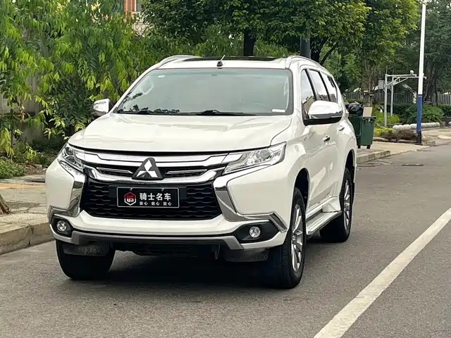 Mitsubishi Pajero Jinchang (imported) Pajero Jinchang Imported 2019 3.0l Standard Model — фото