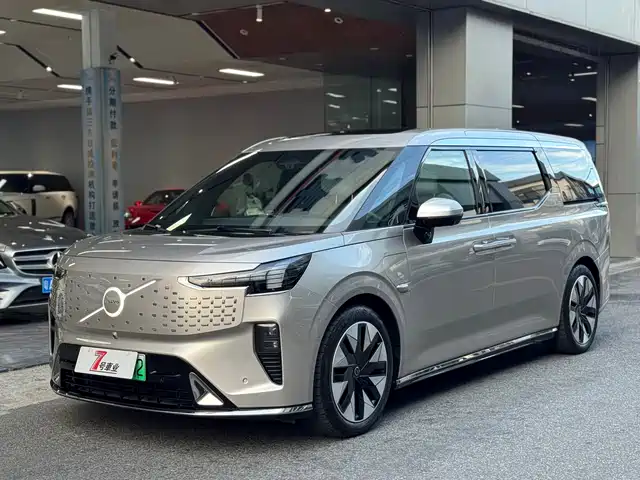 Volvo Volvo Em90 Volvo Em90/25/Ultra 6-Seater — фото