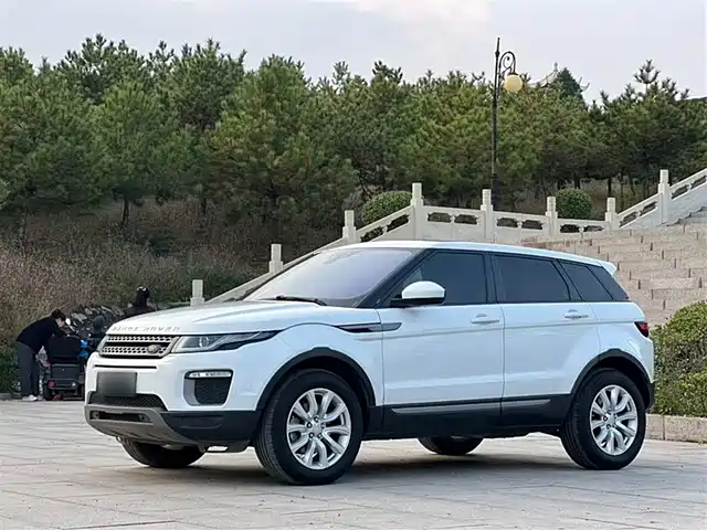 Land Rover Range Rover Evoque Range Rover Evoque 2016 2.0t Pure Fashion Edition — фото