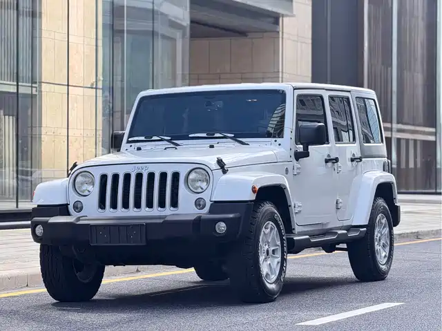 Jeep Wrangler Wrangler 2015 3.0l Sahara Four-Door Comfort Version — фото