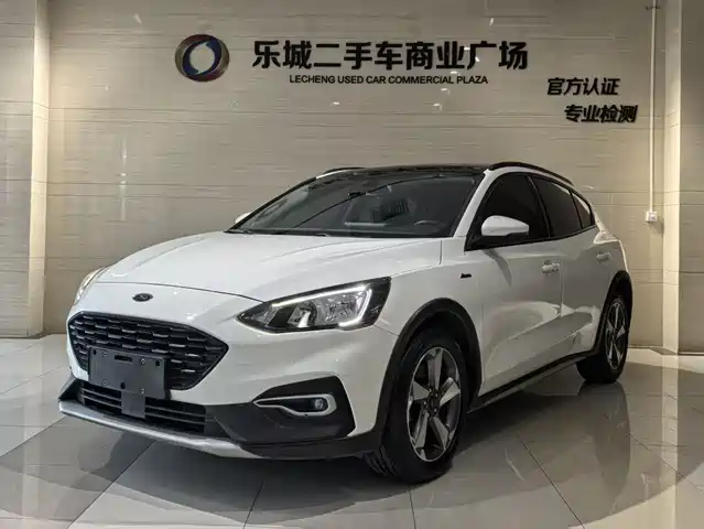 Ford Fox Active Focus Active 2020 Ecoboost 180 Automatic Trendy Model — фото