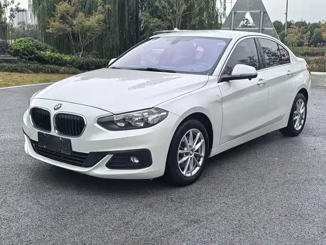 Bmw Bmw 1 Series Bmw 1 Series 2018 118i Fashion Model — фото
