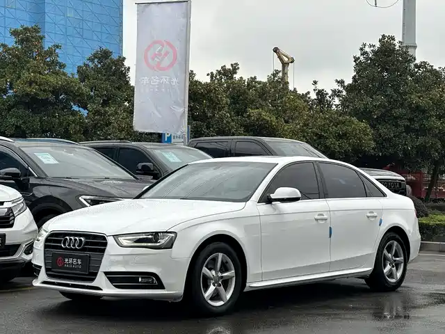 Audi Audi A4l Audi A4l 2016 30 Tfsi Collector'S Edition Automatic Comfort Type — фото