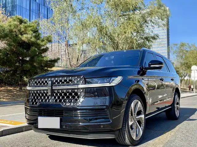 Lincoln Pilot Navigator 2025 3.5t Presidential Edition