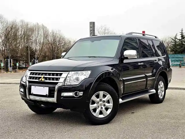 Mitsubishi Pajero (Imported) Pajero Imported 2016 3.0l Automatic Premium Version, National V — фото