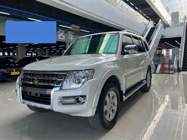 Mitsubishi Pajero (Imported) Pajero Imported 2019 3.0l Automatic Standard Version — фото