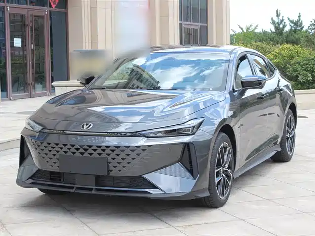 Chang'An Changan Uni-V Smart Electric Idd Changan Uni-V Smart Electric Idd 2024 Blue Whale Smart Idd 136km Smart Cool Type