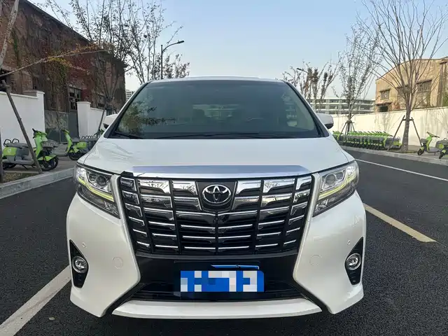 Toyota Elfa Alpha 2015 3.5l Premium Edition