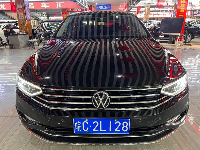 Volkswagen Magotan Magotan 2023 2 Million Commemorative Edition 330tsi Dsg Leading Model — фото
