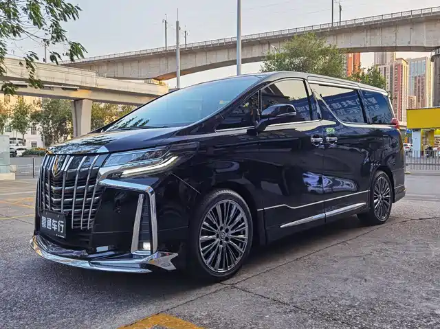 Toyota Elfa Alpha 2015 3.5l Premium Edition — фото