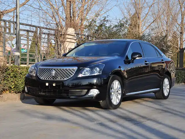 Toyota Crown Crown 2011 2.5l Royal Leather Sunroof Special Edition — фото