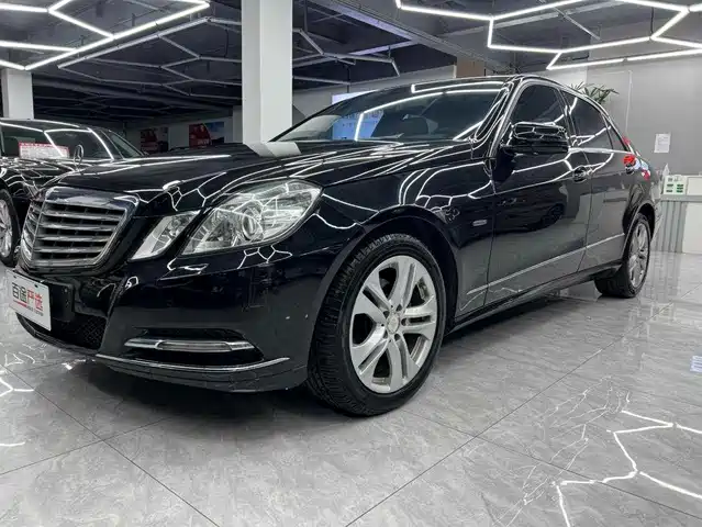 Mercedes-Benz Mercedes-Benz E-Class (Imported) Mercedes-Benz E-Class (Imported) 2010 E 200 Cgi Elegant — фото