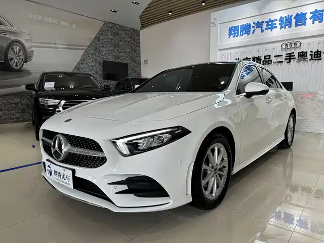 Mercedes-Benz Mercedes Benz A Class Mercedes-Benz A-Class 2020 A 200 L Sports Sedan — фото
