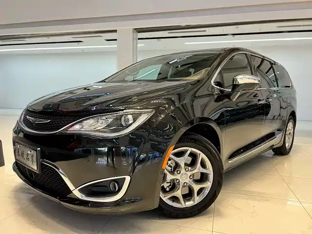 Chrysler Dajielong (Imported) Dajielong (Imported) 2017 3.6l Exclusive Edition — фото