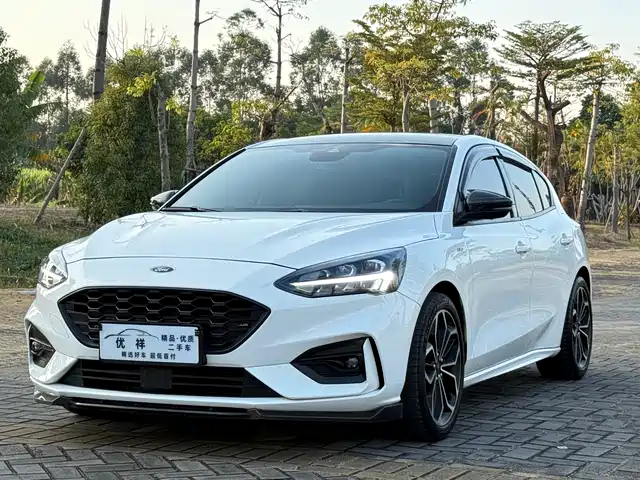 Ford Fox Focus 2021 Hatchback Ecoboost 180 Automatic St Line — фото