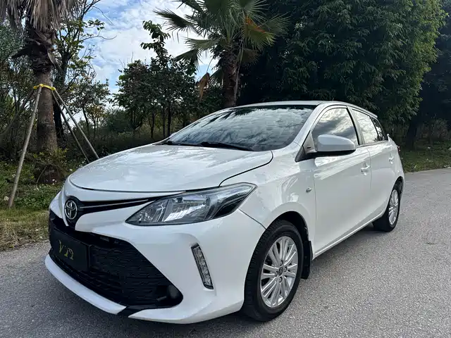 Toyota Vios Fs Vios Fs 2017 1.5l Cvt Neochaedge Edition — фото