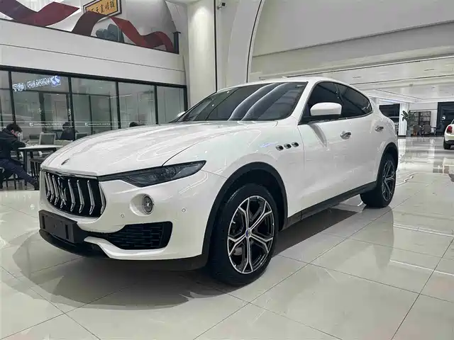 Maserati Levante Levante 2018 3.0t Classic Edition — фото