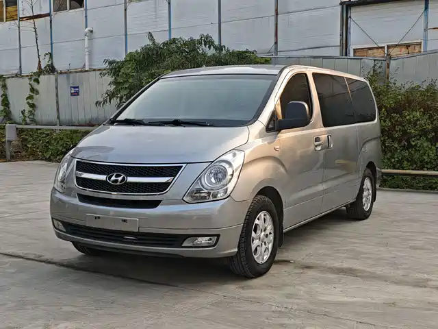 Hyundai H-1 Huiyi H-1 Huiyi 2011 2.4l Deluxe Edition — фото