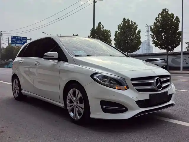 Mercedes-Benz Mercedes Benz B Class Mercedes-Benz B-Class 2015 B 200 Dynamic — фото