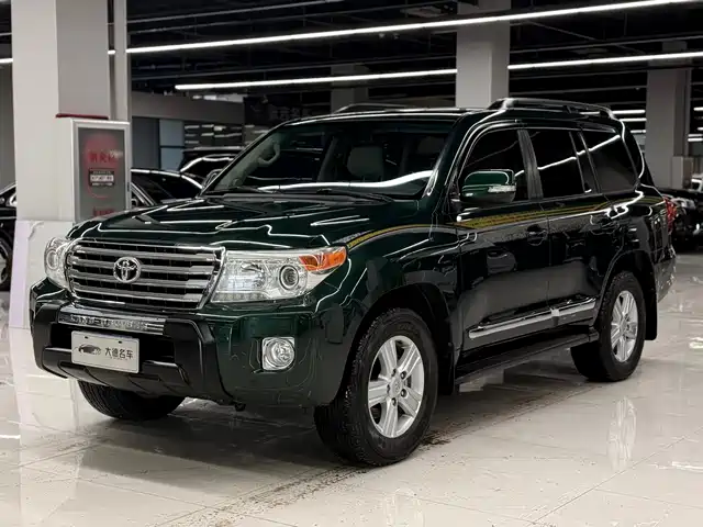 Toyota Land Cruiser Land Cruiser 2012 4.6l Automatic Vx-R — фото