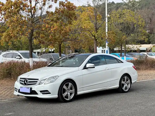Mercedes-Benz Mercedes-Benz E-Class (Imported) Mercedes-Benz E-Class (Imported) 2012 E 200 Cgi Coupe — фото