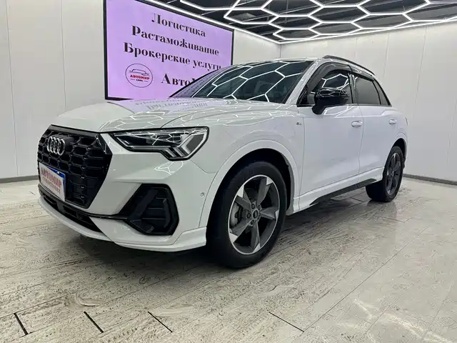 Audi Audi Q3 Audi Q3 2021 35 Tfsi Fashionable And Dynamic — фото