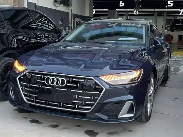 Audi Audi A7l Audi A7l 2022 45 Tfsi S-Line Dream-Building Crystal Package — фото