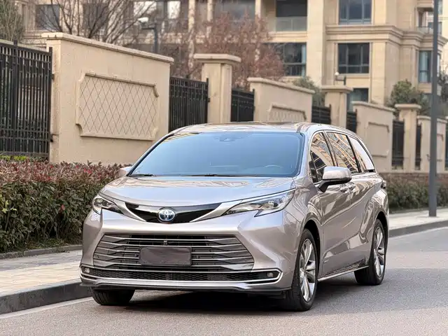 Toyota Sienna Sienna 2023 2.5l Hybrid Premium Edition