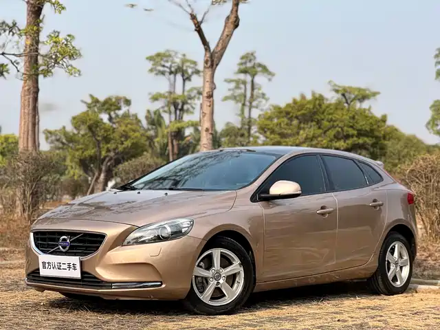 Volvo Volvo V40 Volvo V40 2016 T3 Zhiyi Edition