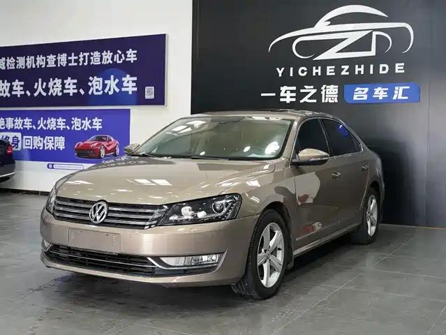 Volkswagen Passat Passat 2015 1.8tsi Dsg Royal Edition — фото
