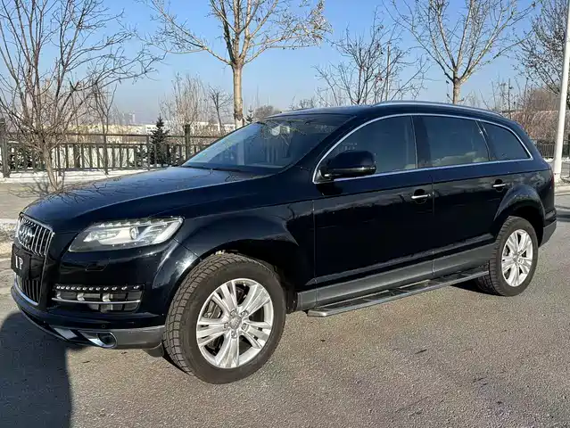 Audi Audi Q7 Audi Q7 2012 3.0 Tfsi Comfort 200kw — фото